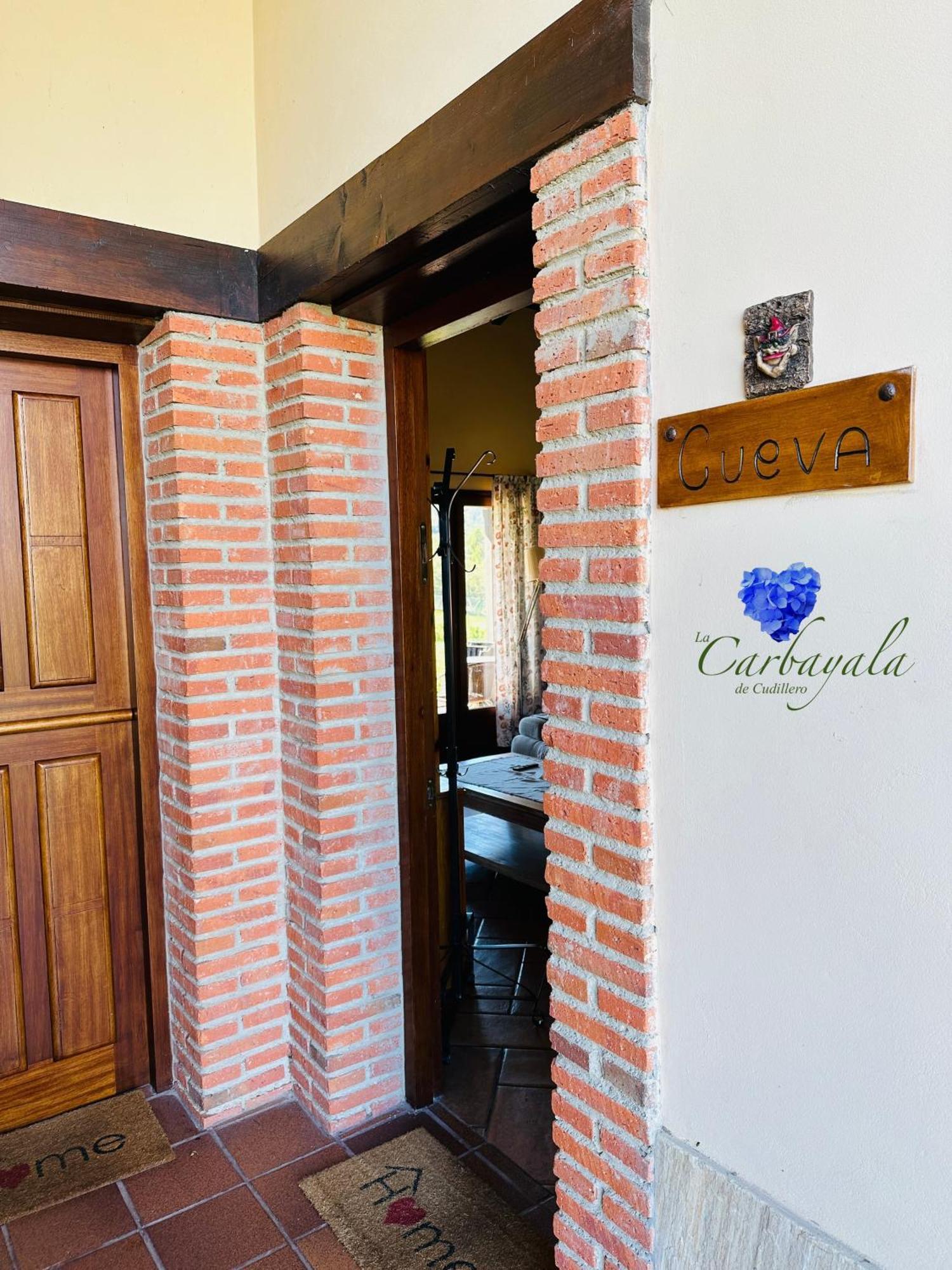 Apartamentos Rurales La Carbayala Oviñana Eksteriør bilde
