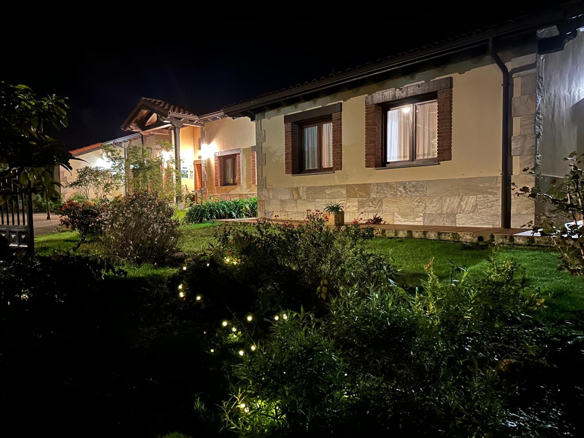 Apartamentos Rurales La Carbayala Oviñana Eksteriør bilde