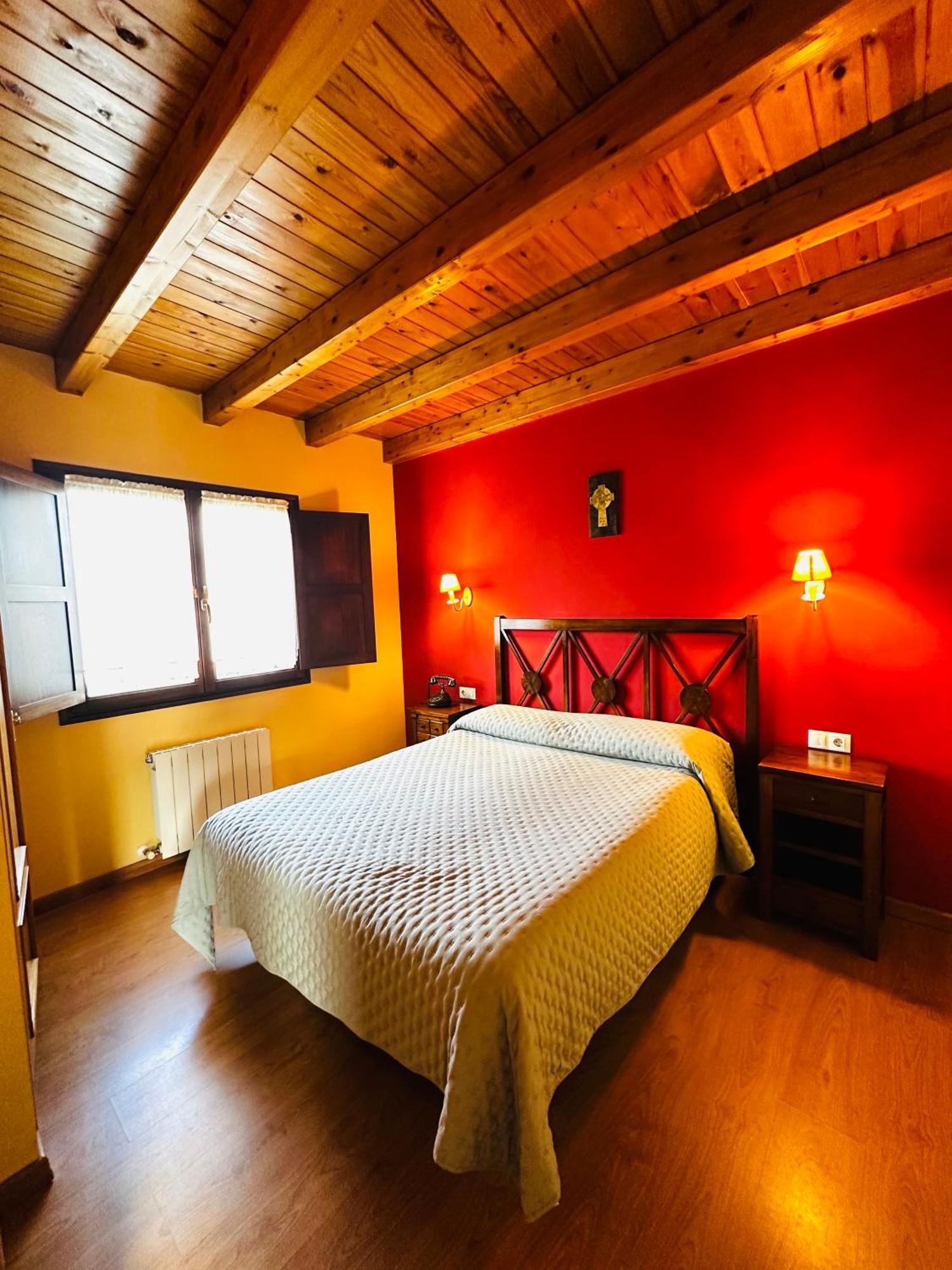 Apartamentos Rurales La Carbayala Oviñana Eksteriør bilde