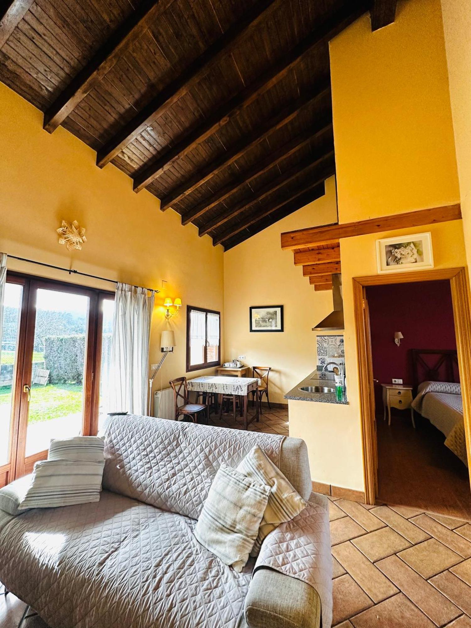 Apartamentos Rurales La Carbayala Oviñana Eksteriør bilde
