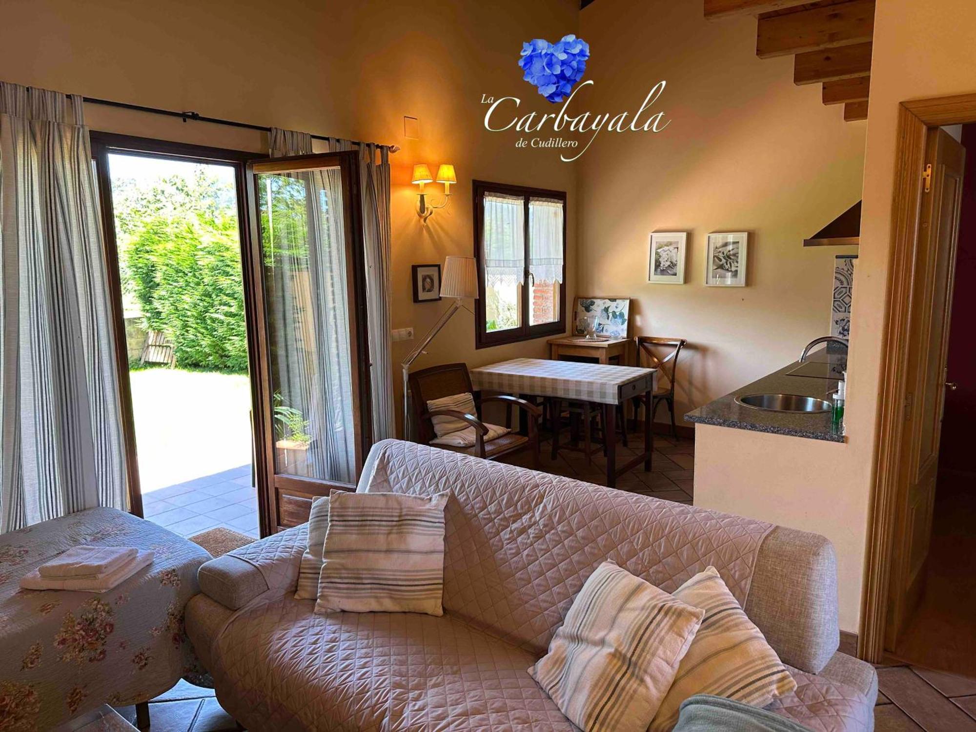 Apartamentos Rurales La Carbayala Oviñana Eksteriør bilde